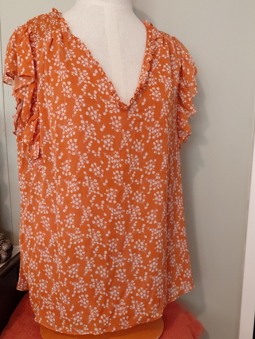 Dip Dark Orange Floral V-Neck Ruffle Sleeveless Blouse Shirt Size Large